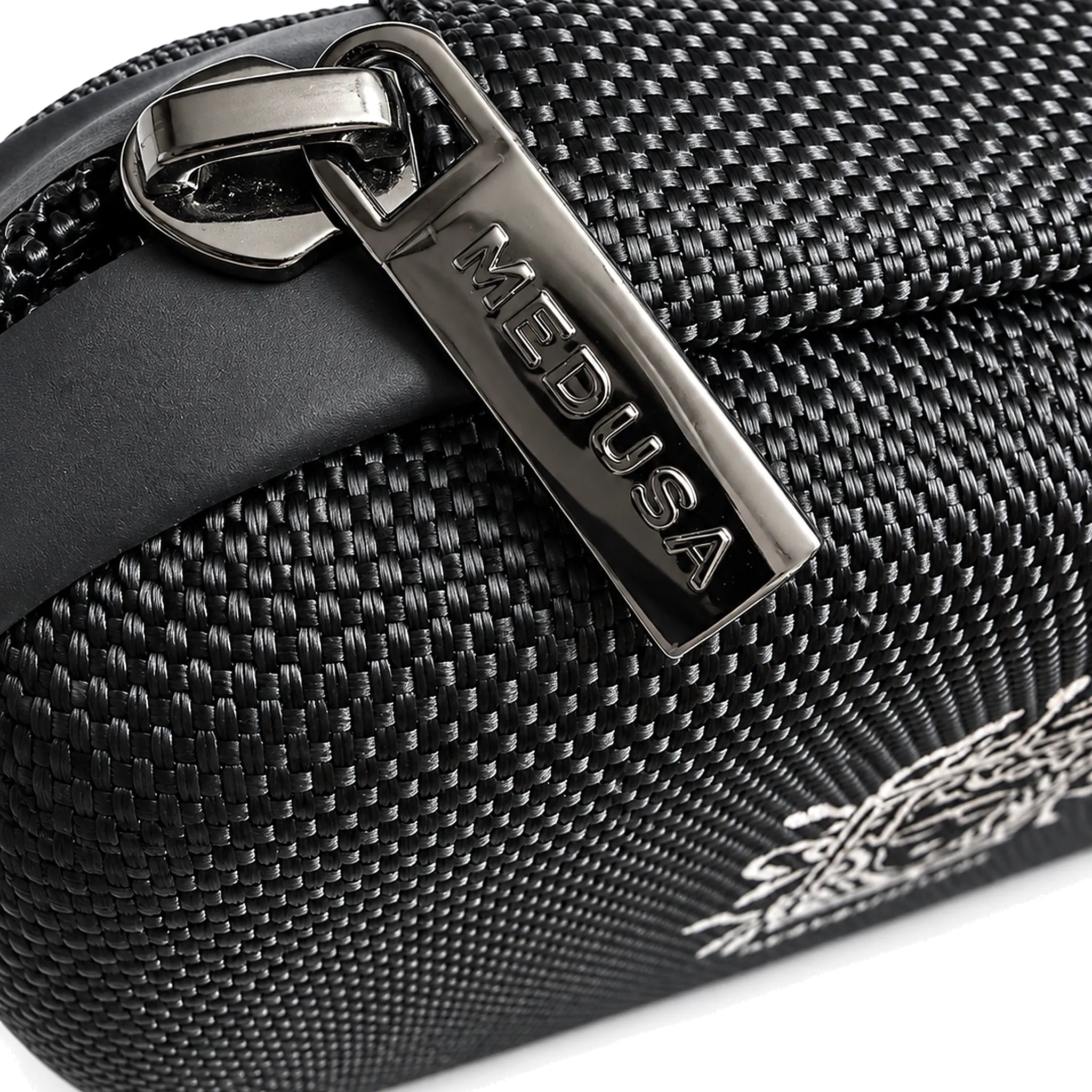 Travel Hardcase Detail: Zipper und Ballistic-Nylon-Gewebe
