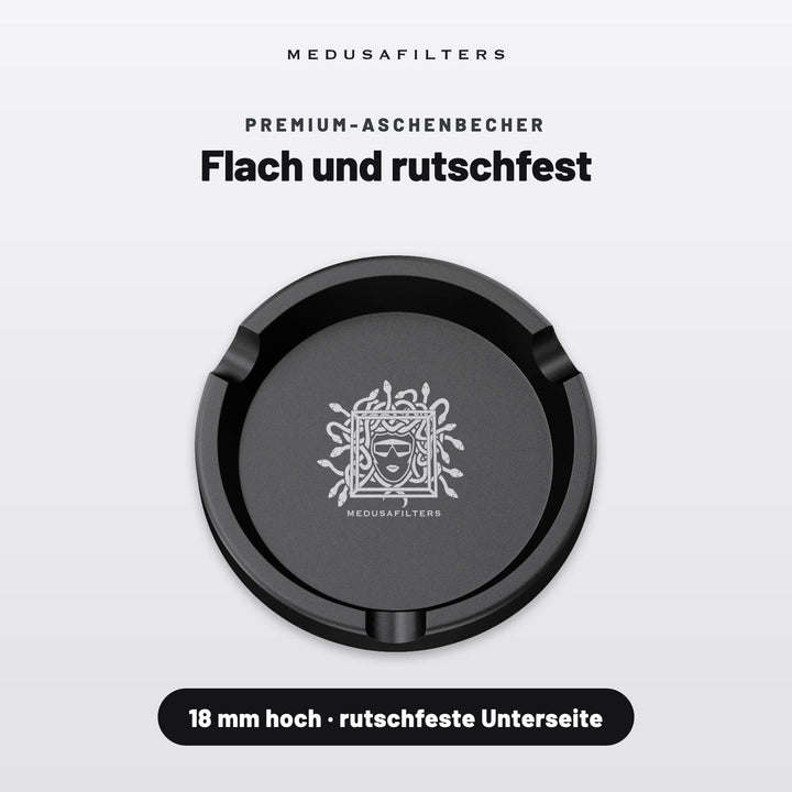 Premium-Aschenbecher, flach und rutschfest: schwarze Schale mit Medusa-Logo, 18 mm hoch, rutschfeste Unterseite