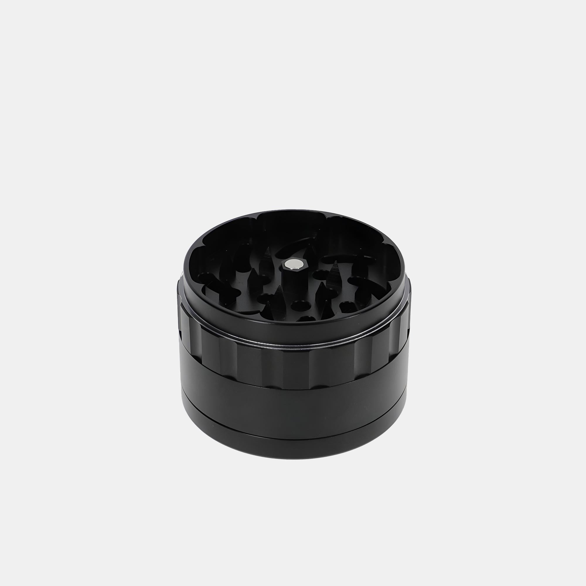 Medusafilters Spike Grinder aus eloxiertem Aluminium BLACK Edition offen